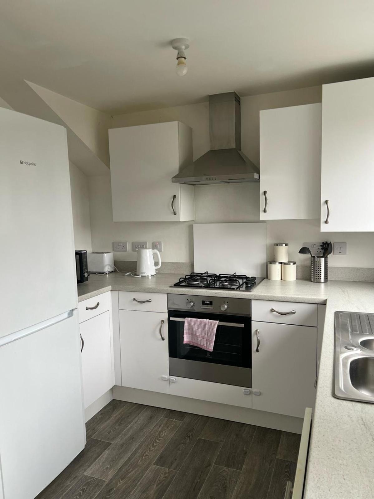 Village House St Mellons - Close To A48 And M4 Cardiff Exterior foto
